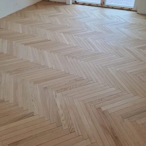 Posa parquet a spina di pesce Layers Italia